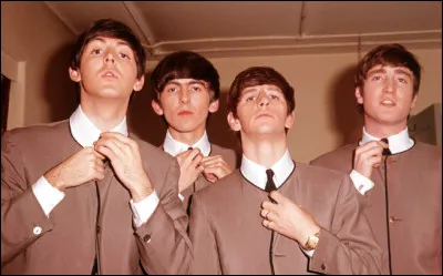 Qui a écrit la majeure partie des chansons du groupe ?