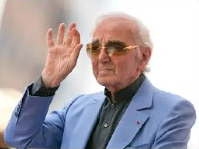 Quel âge avait Charles Aznavour lorsqu'il est décédé ?