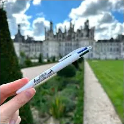 Laquelle de ces marques produit des stilos ?