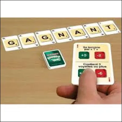 Au Scrabble classique, combien y a-t-il de lettres sur le chevalet de chaque joueur ?