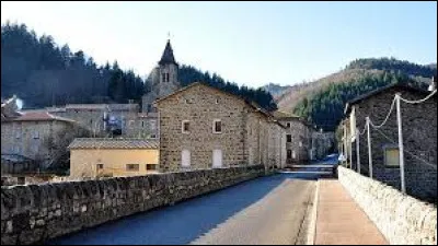 Village de l'arrondissement de Tournon-sur-Rhône, Dornas se situe dans le département ...