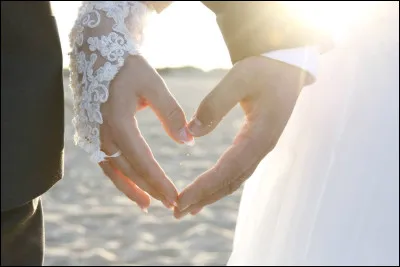Il te demande en mariage... Quelle bague veux-tu ?