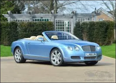 Ce cabriolet de luxe porte le nom ...