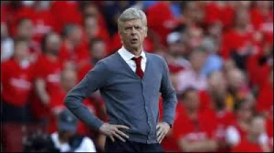 Quel club de football anglais le français Arsène Wenger a-t-il entrainé ?