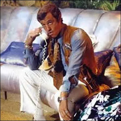 Quel DJ français a sorti en 2019 le titre "Electrico Romantico" en duo avec Robbie Williams ?