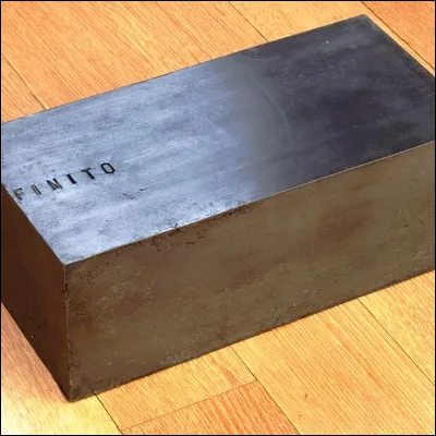 Quel mouvement artistique italien est représenté entre autres par Mario Merz et Giovanni Anselmo ?