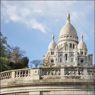 La Défense de Paris est un chant révolutionnaire de la Commune de Paris, écrit en 1870 par un anonyme, sur l'air de Fualdès. "Tant que nous serons unis" que se passera-t-il ou pas ?