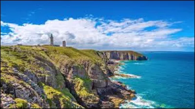 Dans quelle région trouve-t-on la Côte d'Emeraude ?