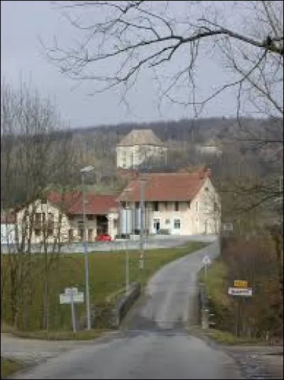 Commune d'Auvergne-Rhône-Alpes, dans l'arrondissement de Saint-Julien-en-Genevois, Minzier se trouve dans le département ...