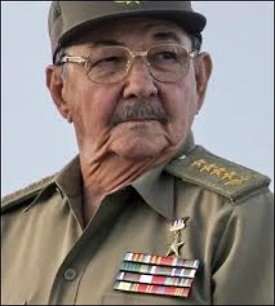 Dans quel pays Raúl Castro a-t-il succédé à Fidel Castro, en 2008 ?