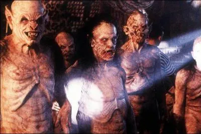 Dans quel lieu se passe l'attaque des vampires dans 'Une Nuit en Enfer' ?