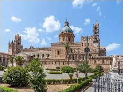 Le nom de cette ville, capitale de la Sicile, se termine par un ...