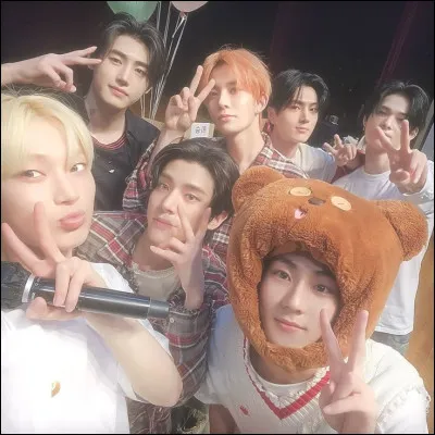 Dans quel survival show (programme de télé-réalité spécialement conçu pour créer des groupes de k-pop) le groupe a-t-il été formé ?