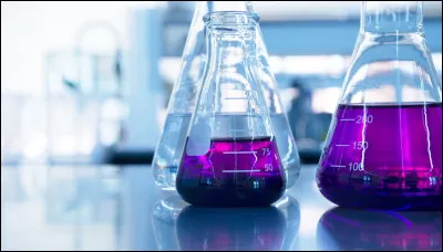 Comment appelle-t-on une substance qui accélère une réaction chimique sans être modifiée ?