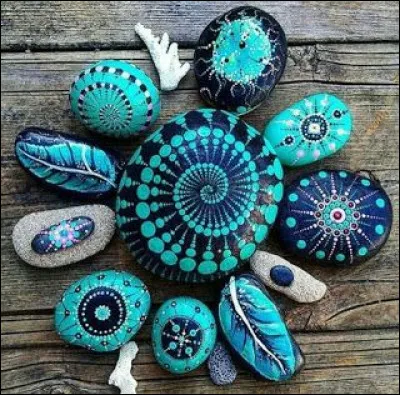 La soupe au caillou est une soupe traditionnelle paysanne dans laquelle un caillou est ajouté en cours de cuisson.