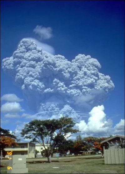 Dans quel pays se trouve le volcan Pinatubo ?