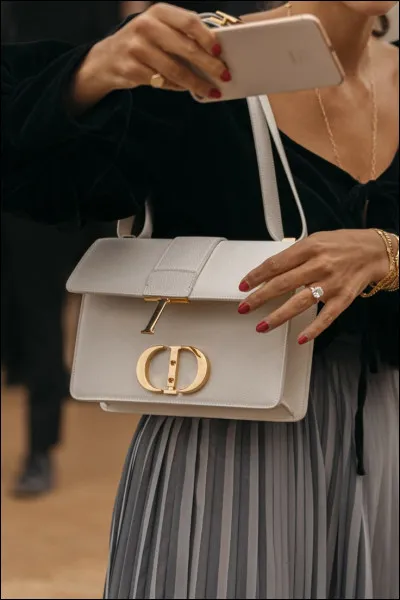 Dans ton sac, ou trouve toujours :