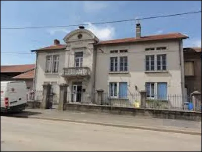 Notre balade dominicale démarre en Lorraine, à Amel-sur-l'Étang. Village de l'arrondissement de Verdun, sur les bords de l'Orne, il se situe dans le département ...