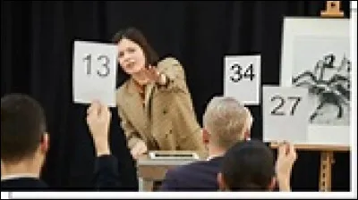 Dauphiné : 
En 1349, comment le Dauphiné revient-il au domaine royal ?