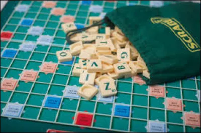 À qui doit-on linvention du Scrabble ?