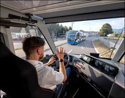 Vous conduisez un bus tous les jours. Qui êtes-vous ?