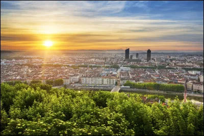 Quel était le nom de la ville de Lyon au début du Moyen Âge ?