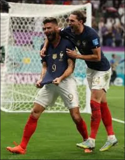 Combien d'étoiles figurent sur le maillot de l'équipe de France de football ?