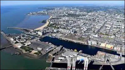 Quelle est cette ville de 73 000 habitants, sous-préfecture et deuxième ville du département ?