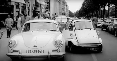Quel est le nom de cette auto qui avait la particularit&eacute; d'avoir une seule porte en avant ?