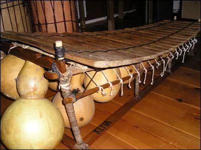 Musique : À quelle famille appartient le balafon ?