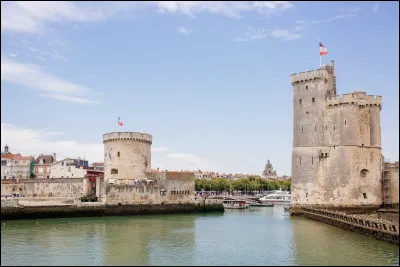 Histoire : Pour quelle raison Louis XIII ordonne-t-il le siège de La Rochelle ?