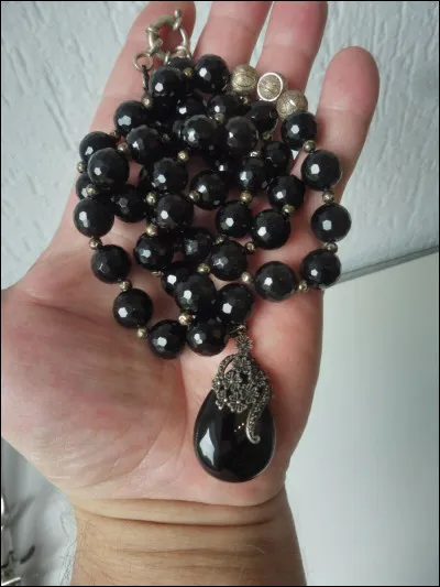 Est-elle précieuse ou semi-précieuse ?