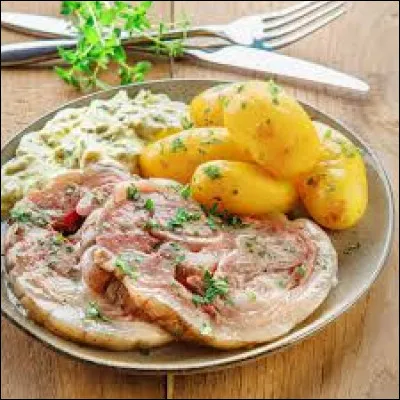 La tête de veau se déguste traditionnellement avec une sauce gribiche.