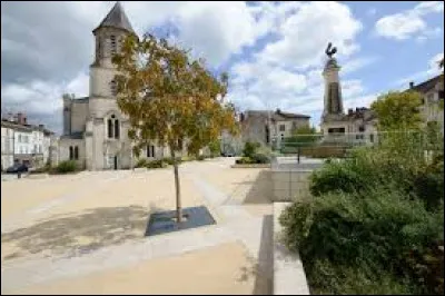 Aujourd'hui nous commençons notre balade en Nouvelle-Aquitaine, à Aixe-sur-Vienne. Ville de l'aire d'attraction Limougeaude, elle se situe dans le département ...