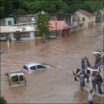 Qu'est-ce que tu penses des cyclones, des séismes, des éruptions volcaniques, des inondations ?