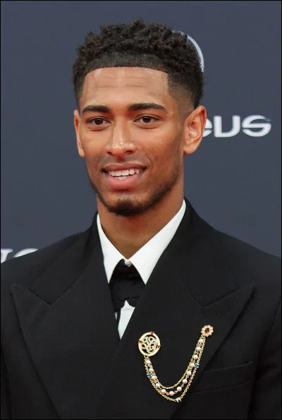 Alors lui, cest qui ?