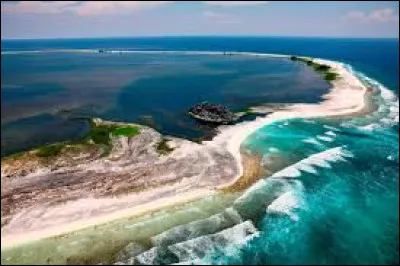 A quel pays appartient l'île de Clipperton, située dans le Pacifique ?