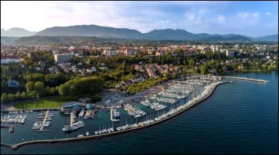 C'est la plus importante ville française des rives du Léman :