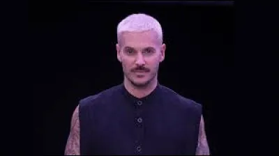 Dans quel groupe a débuté M. Pokora ?