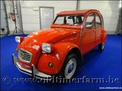 Cette voiture est une...