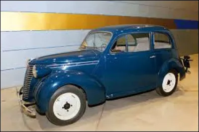 Cette voiture est une...