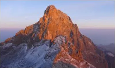 Dans quel pays se situe le mont Kenya ?