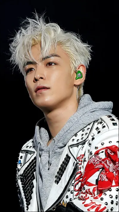 De retour aux idols masculins ! Devenu très célèbre pour avoir joué dans la deuxième saison de "Squid Game", nous avons sous les yeux...