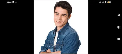 De qui Violetta est-elle amoureuse dans la saison 1 ?