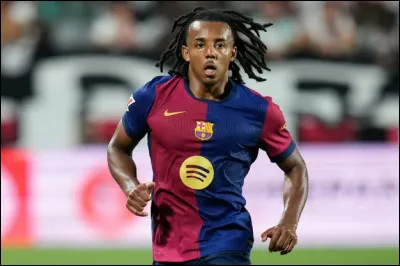 Qui est ce joueur évoluant au FC Barcelone ?