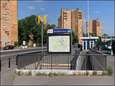 Devant sa dénomination à sa proximité avec le fort d'Aubervilliers, une ancienne fortification construite en 1843 à Aubervilliers, Fort d'Aubervilliers fut inaugurée sur la ligne 7 en 1979. 
Dans quel département se situe cette station et ville ?
