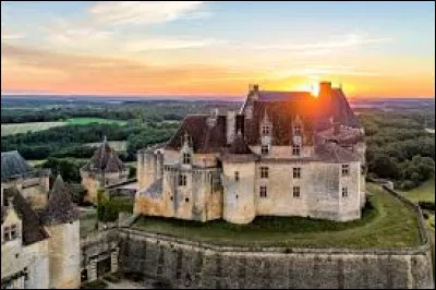 Dans quelle région française peut-on visiter le château de Biron ?