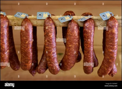 Quelle est la ville connue pour ses saucisses fines (en tout cas plus fines que les anciennes) ?