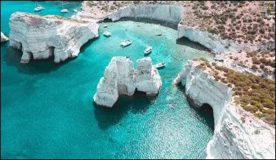 À quel pays est rattachée l'île de Milos ?