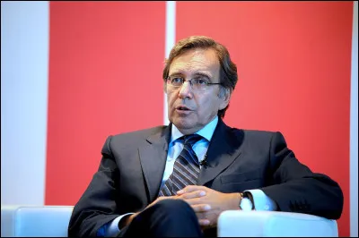 Est en représentation, c'est le...